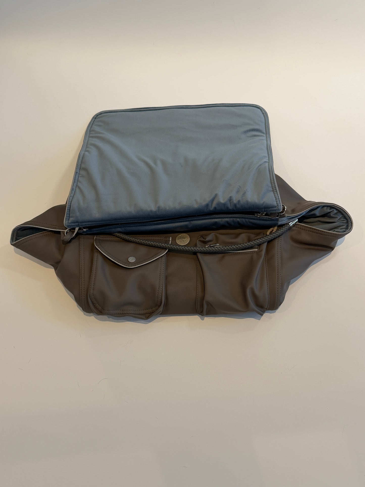 Hundetasche Weekender [[ dark taupe - iceblue ]]