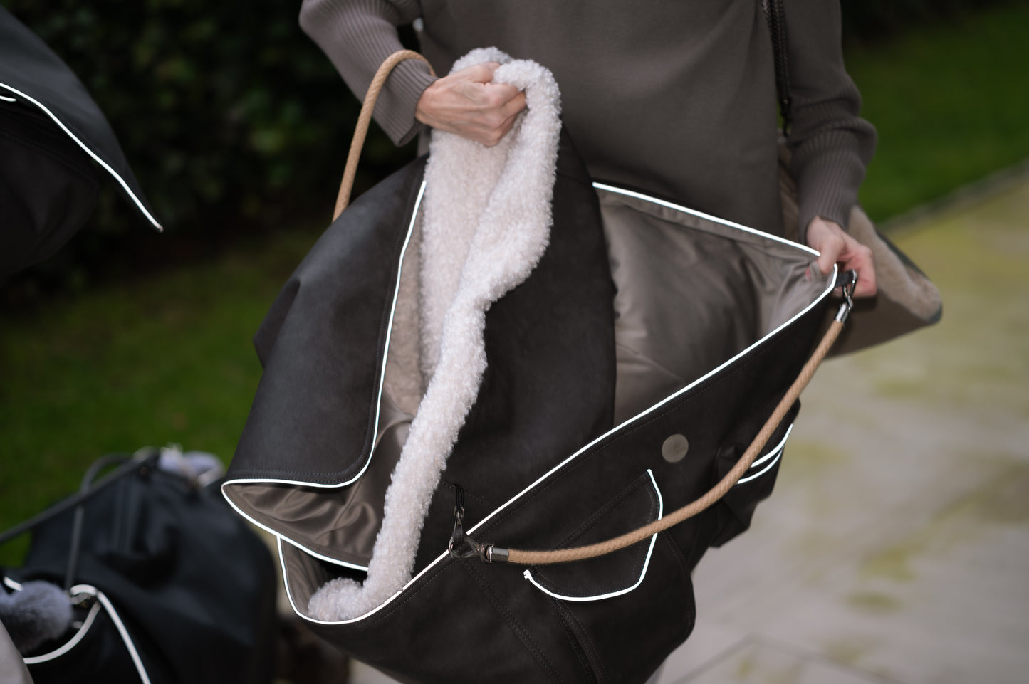 Bolsa de transporte para perros Weekender 4Estaciones, antracita natural, M